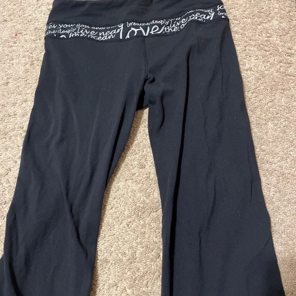 Lululemon reversible capris - Picture 1 of 4